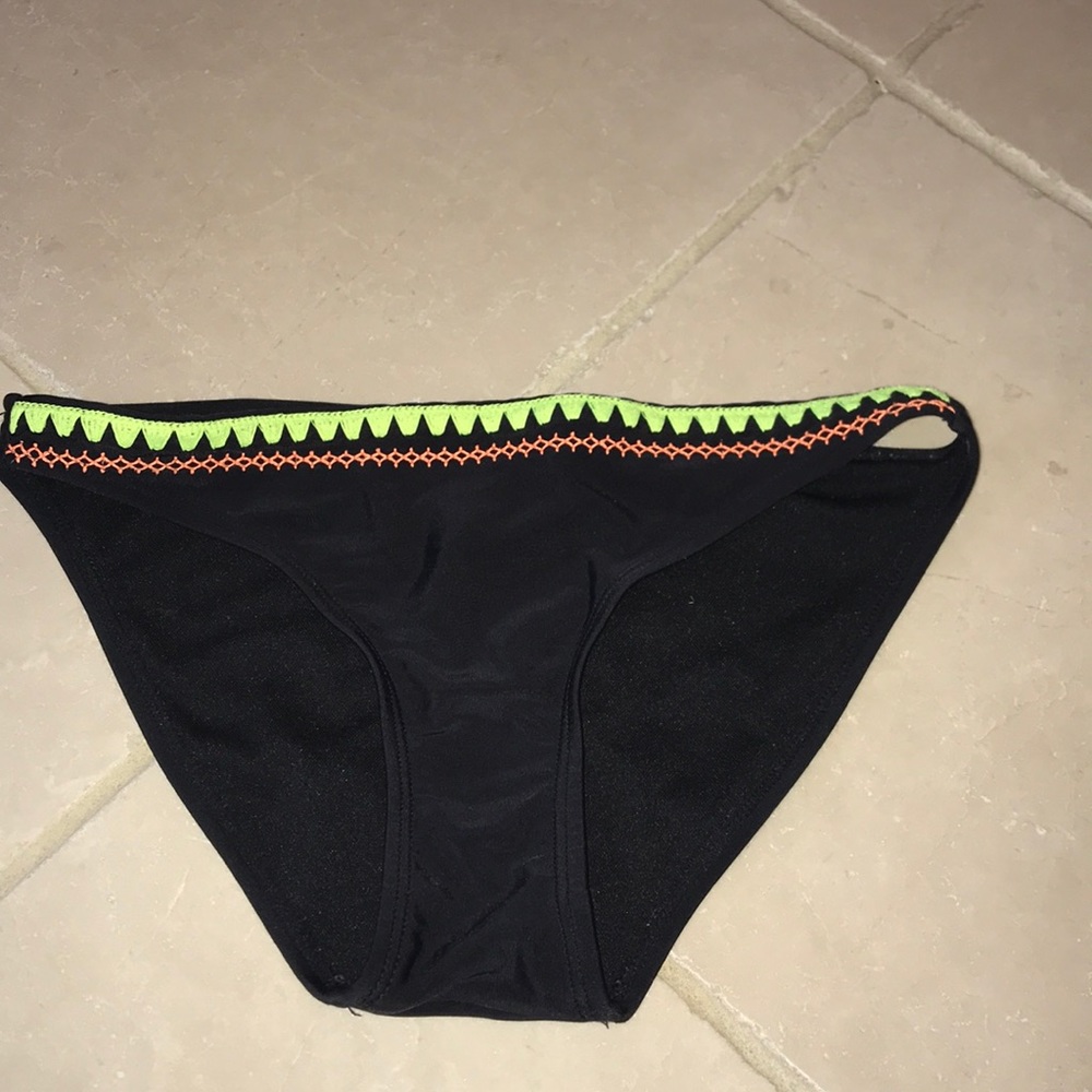 Full bottom black bikini bottoms